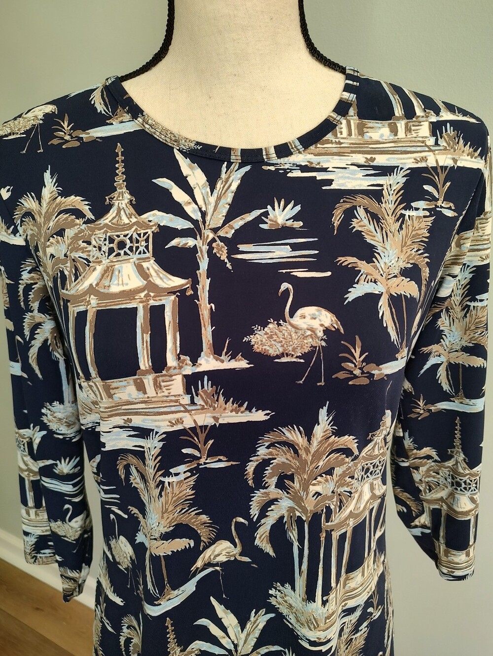 J. McLaughlin Navy Blue Pagoda Palms Signature Tee Catalina Cloth 3/4 Sleeves M - Picture 5 of 8